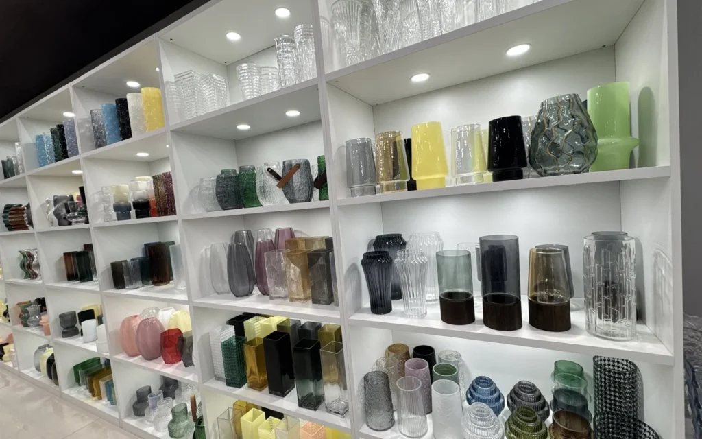QJYY Glass product showroom with wholesale glassware collections