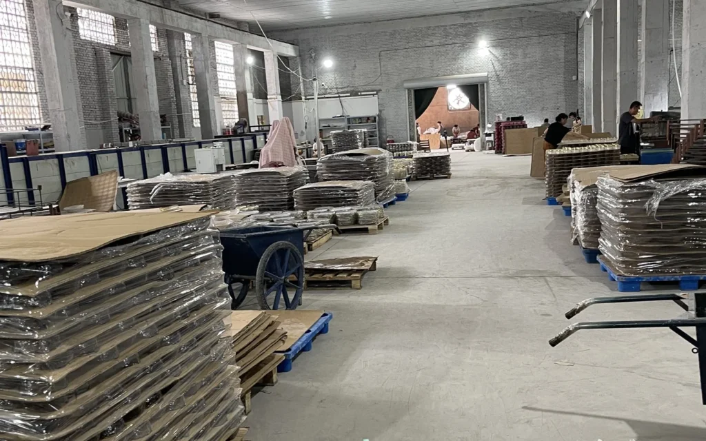 QJYY glassware workshop and production equipment